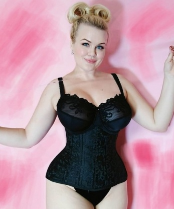 Арина, 19 лет, 3 размер груди